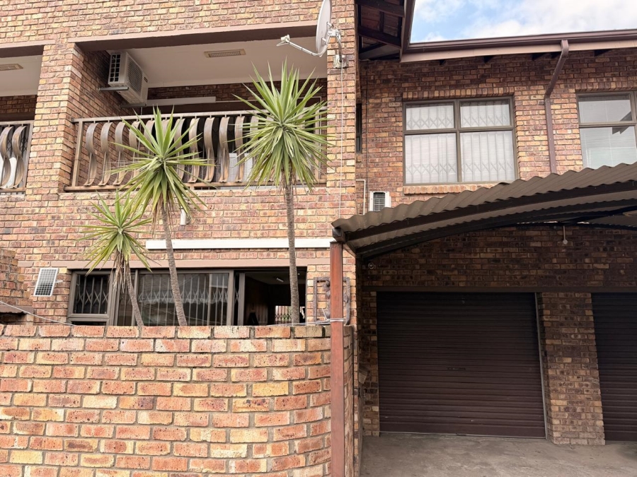 To Let 3 Bedroom Property for Rent in Huttenheights KwaZulu-Natal