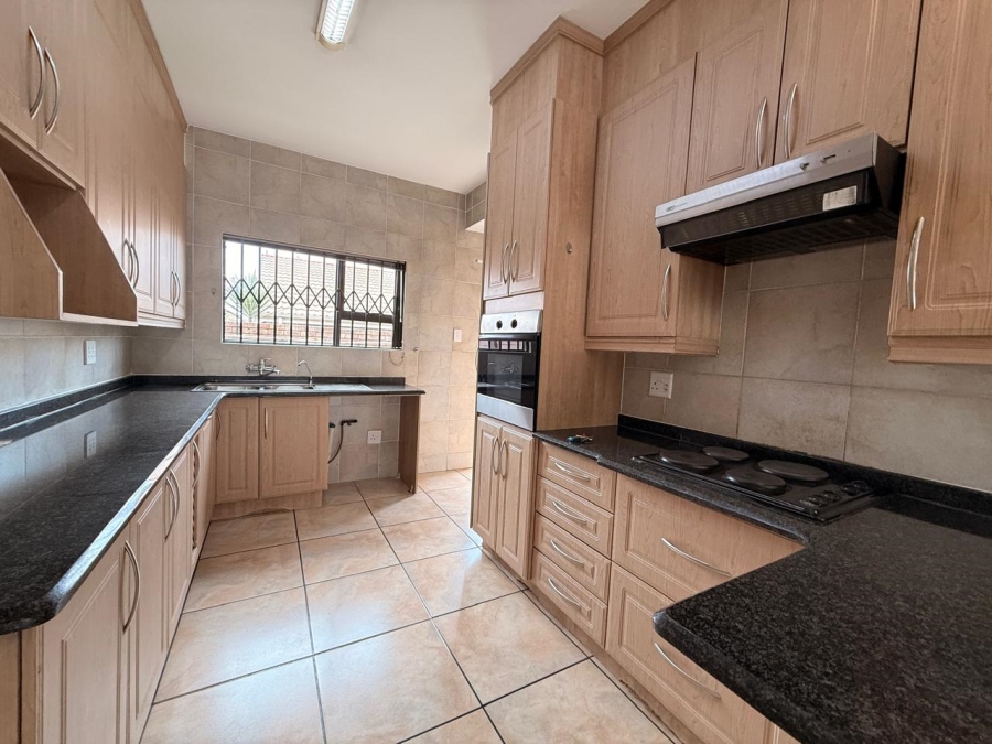 To Let 3 Bedroom Property for Rent in Huttenheights KwaZulu-Natal