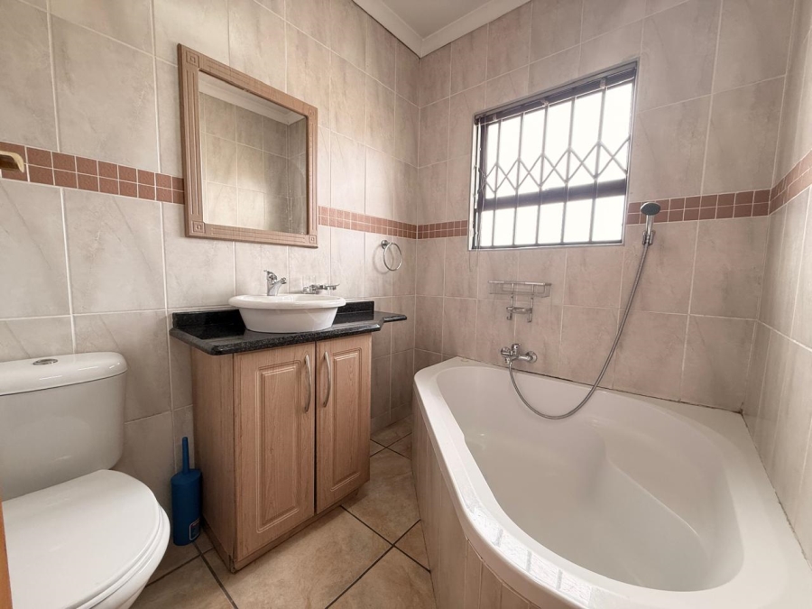 To Let 3 Bedroom Property for Rent in Huttenheights KwaZulu-Natal