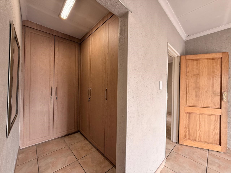 To Let 3 Bedroom Property for Rent in Huttenheights KwaZulu-Natal