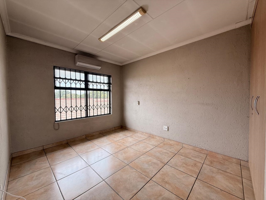 To Let 3 Bedroom Property for Rent in Huttenheights KwaZulu-Natal