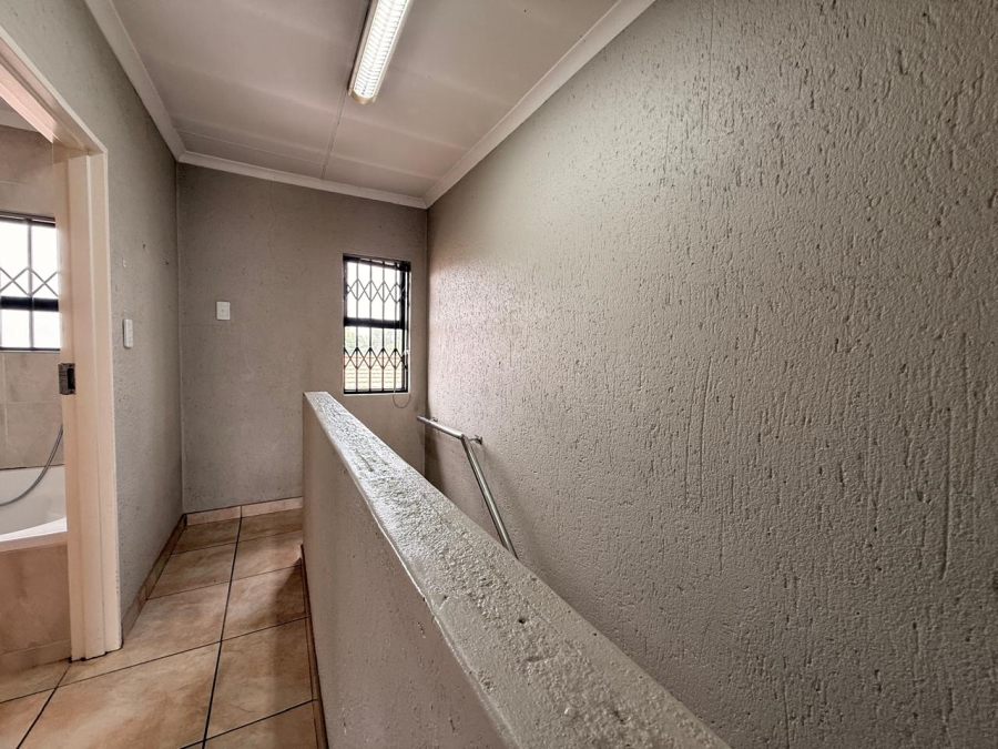 To Let 3 Bedroom Property for Rent in Huttenheights KwaZulu-Natal