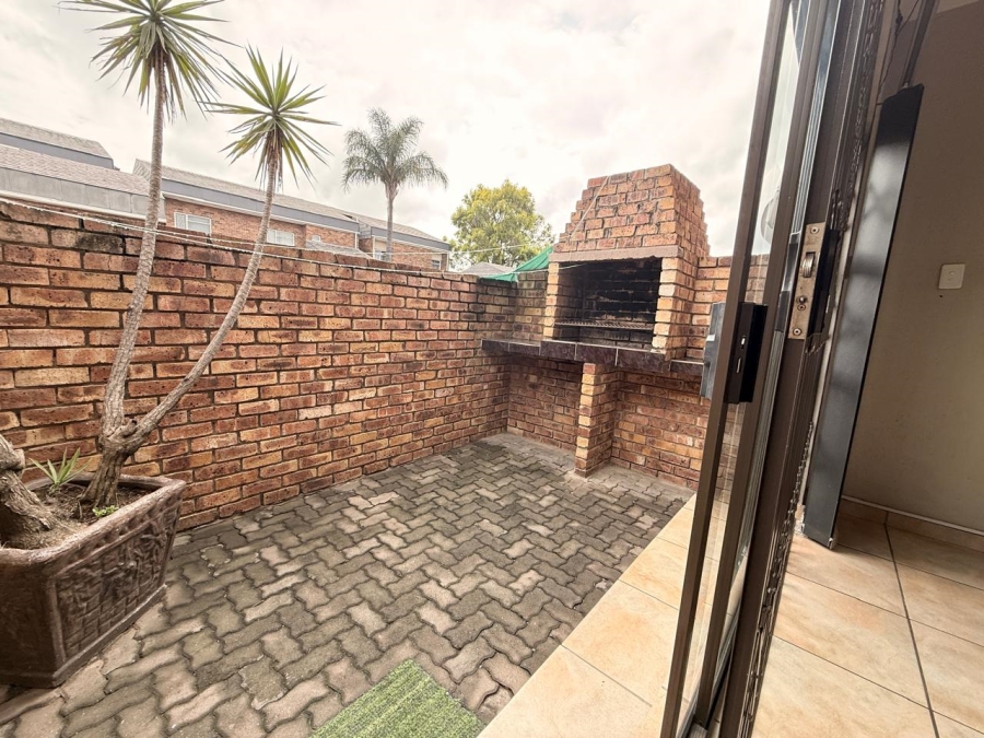 To Let 3 Bedroom Property for Rent in Huttenheights KwaZulu-Natal