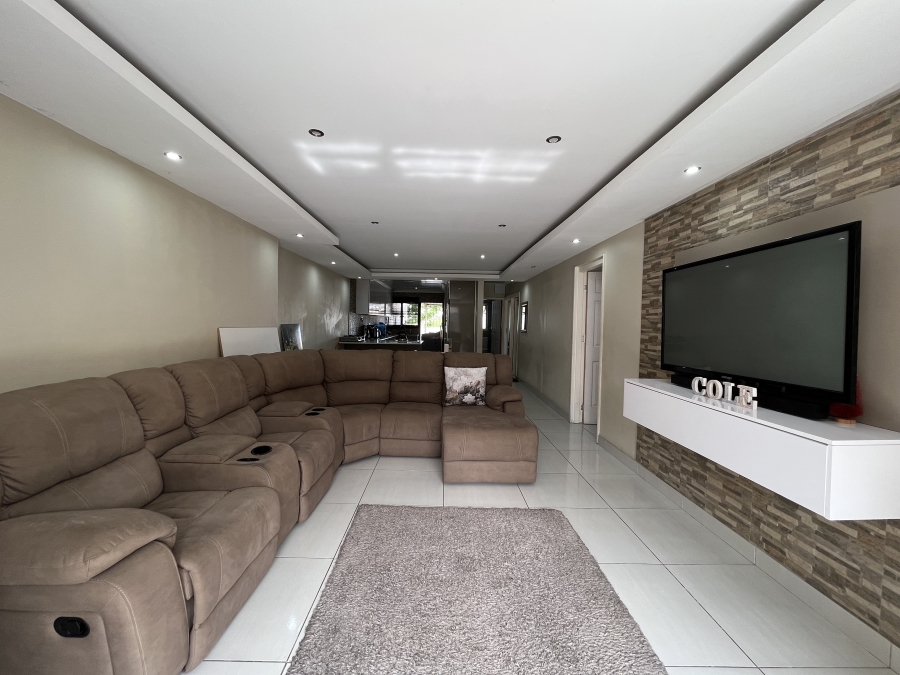 3 Bedroom Property for Sale in Caneside KwaZulu-Natal
