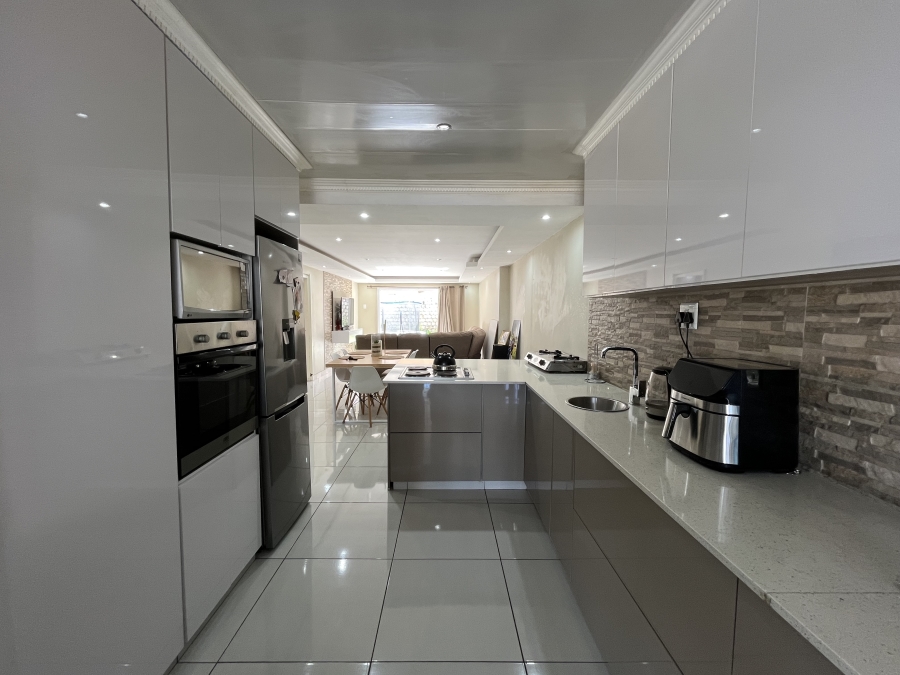 3 Bedroom Property for Sale in Caneside KwaZulu-Natal