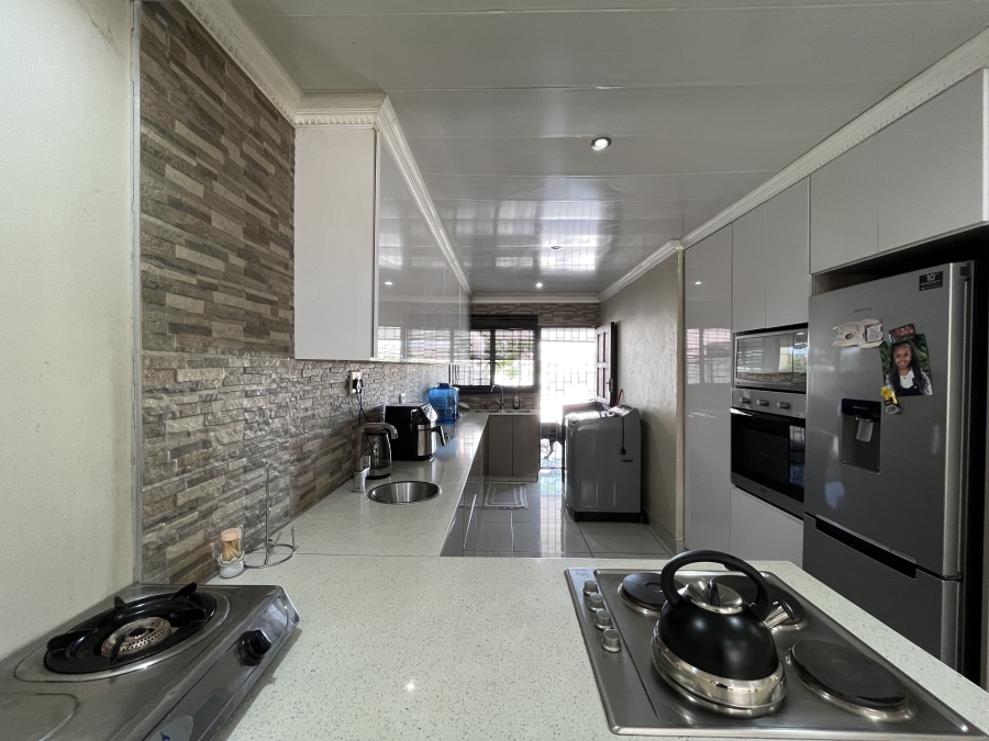 3 Bedroom Property for Sale in Caneside KwaZulu-Natal
