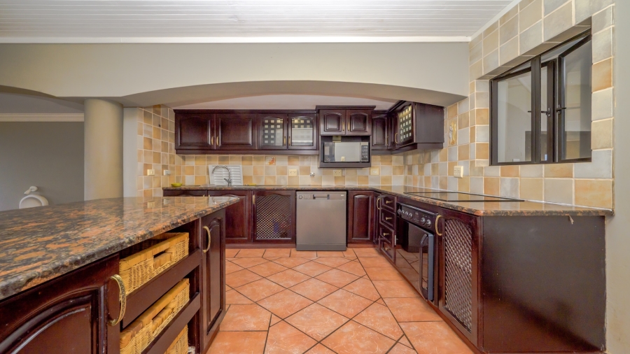 5 Bedroom Property for Sale in Prince