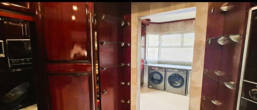 5 Bedroom Property for Sale in Broadlands KwaZulu-Natal