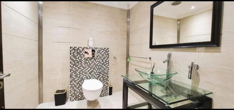 5 Bedroom Property for Sale in Broadlands KwaZulu-Natal