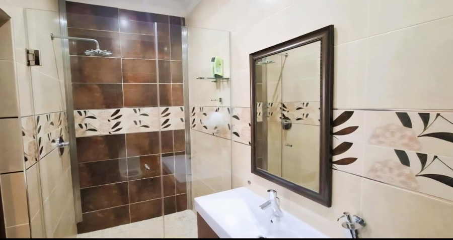 5 Bedroom Property for Sale in Broadlands KwaZulu-Natal