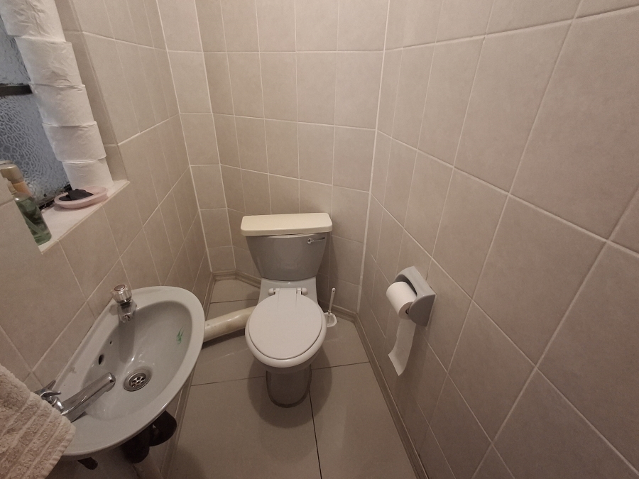 3 Bedroom Property for Sale in Lennoxton KwaZulu-Natal