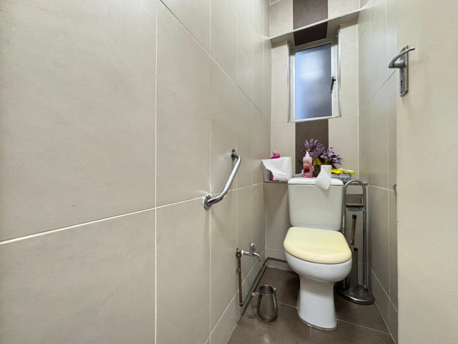 1 Bedroom Property for Sale in North Beach KwaZulu-Natal