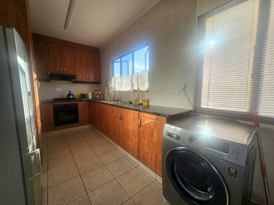 To Let 2 Bedroom Property for Rent in Athlone Park KwaZulu-Natal