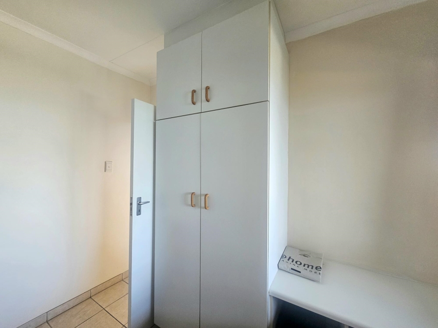 To Let 2 Bedroom Property for Rent in Athlone Park KwaZulu-Natal