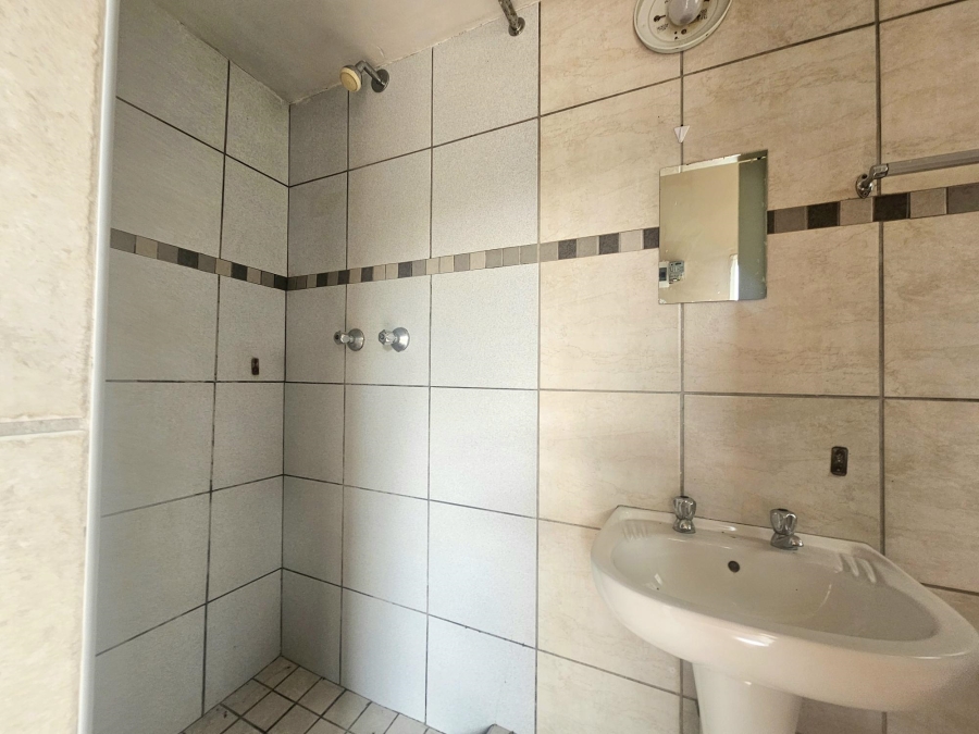 1 Bedroom Property for Sale in Sea View KwaZulu-Natal