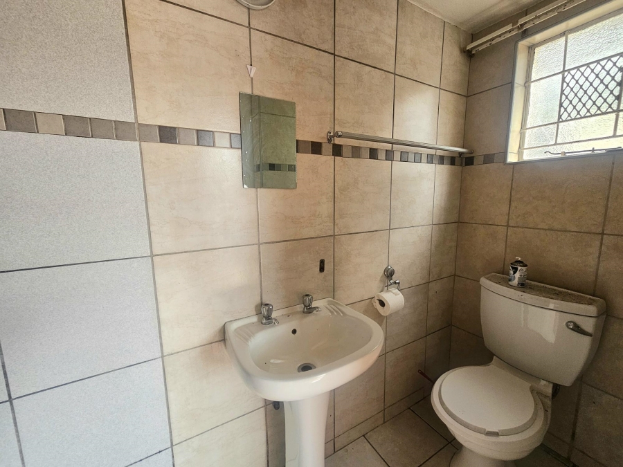 1 Bedroom Property for Sale in Sea View KwaZulu-Natal