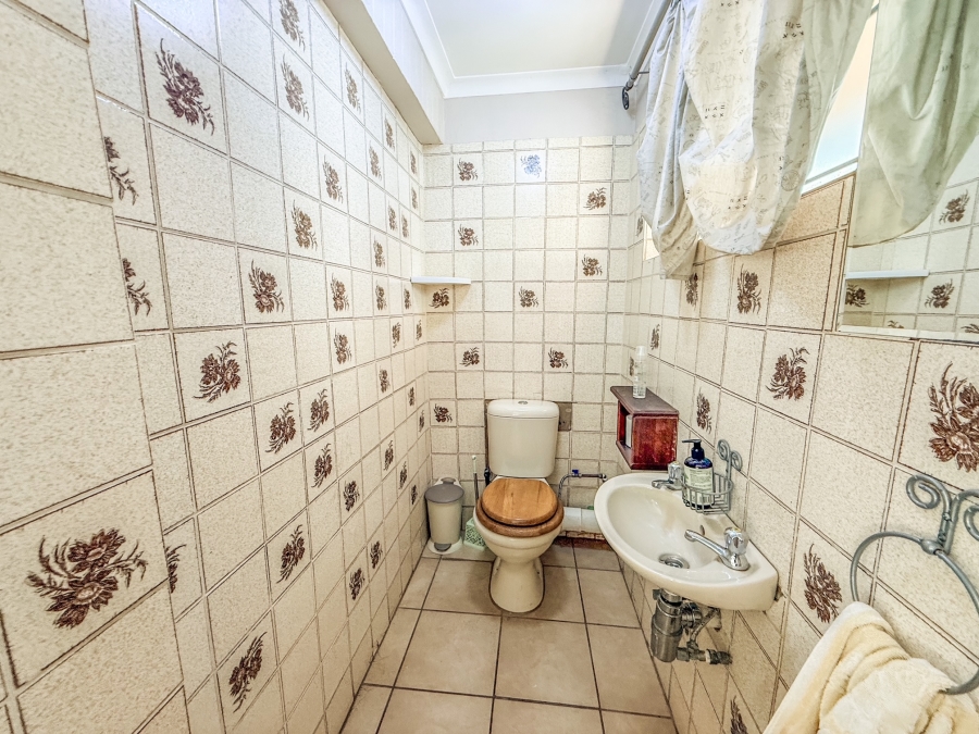 5 Bedroom Property for Sale in Fairview KwaZulu-Natal