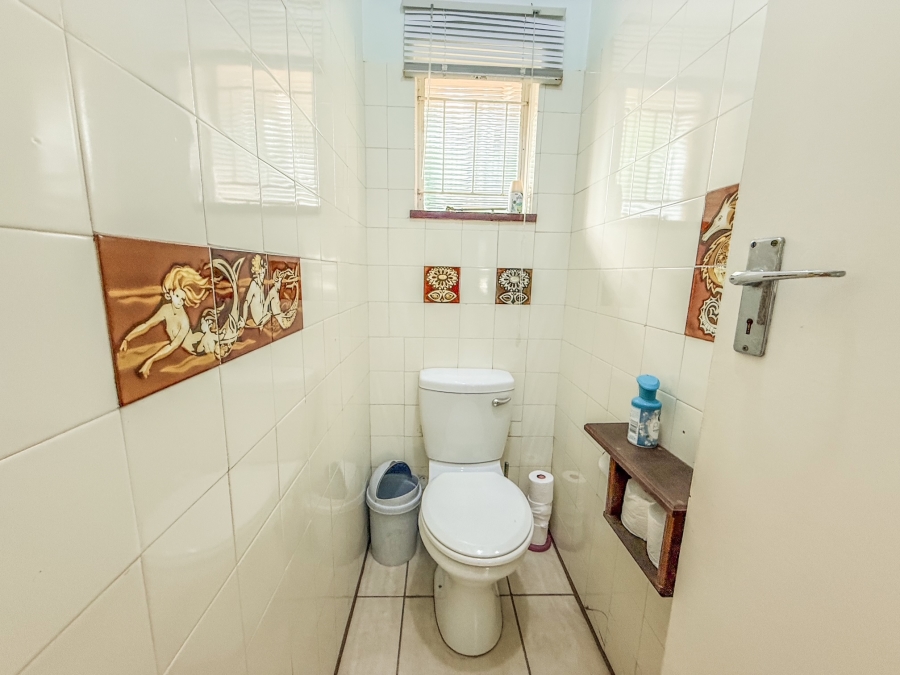 5 Bedroom Property for Sale in Fairview KwaZulu-Natal