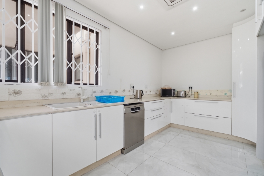 7 Bedroom Property for Sale in Ballito Central KwaZulu-Natal