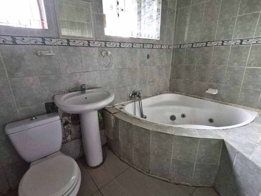 4 Bedroom Property for Sale in Raisethorpe KwaZulu-Natal