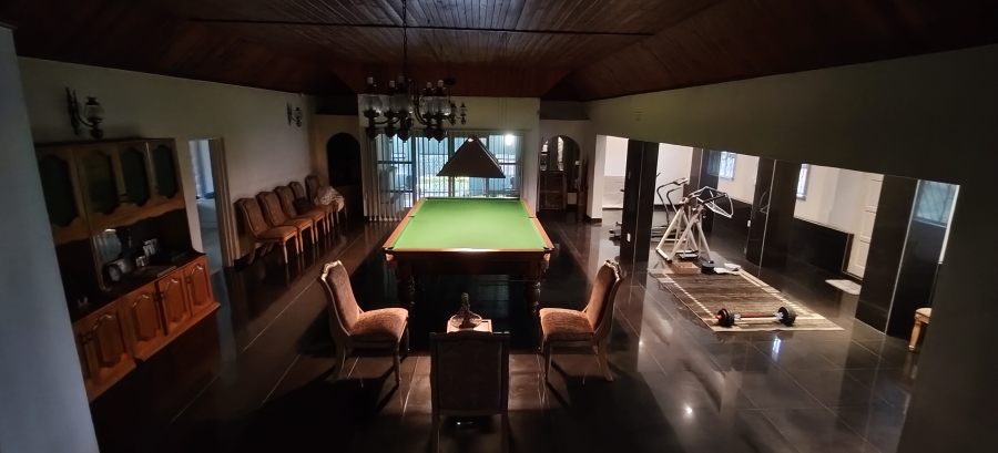 5 Bedroom Property for Sale in Cowies Hill KwaZulu-Natal