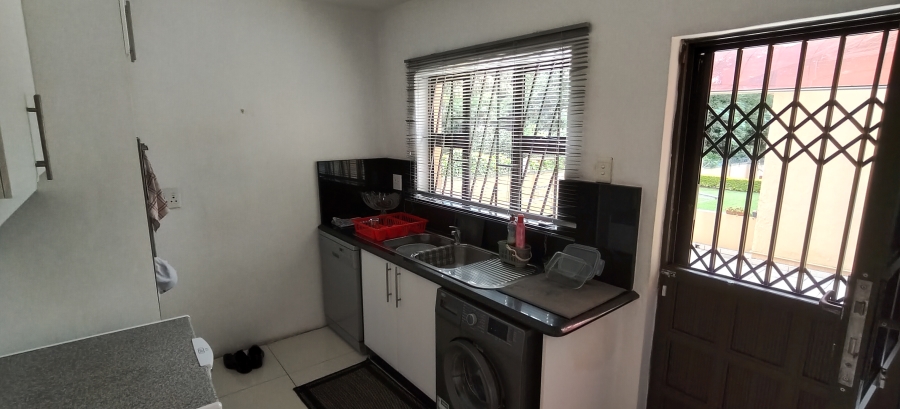 5 Bedroom Property for Sale in Cowies Hill KwaZulu-Natal