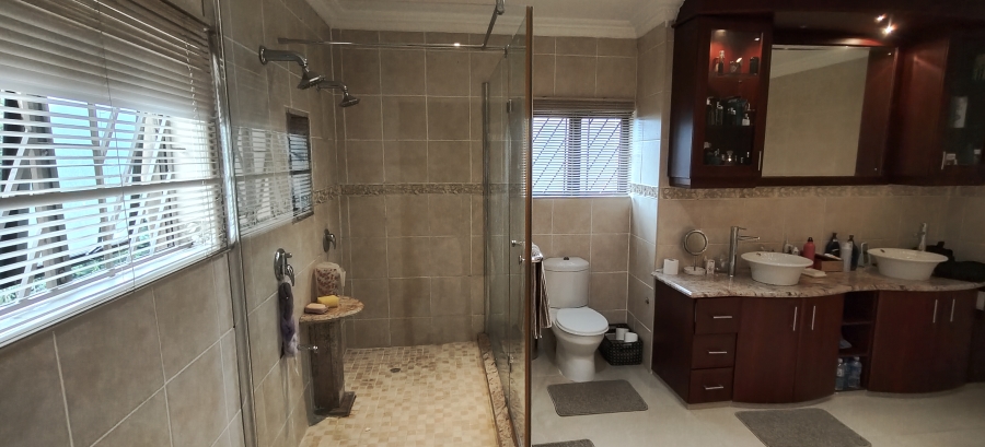 5 Bedroom Property for Sale in Cowies Hill KwaZulu-Natal