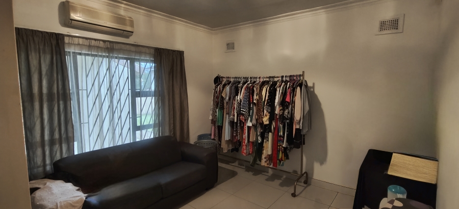 5 Bedroom Property for Sale in Cowies Hill KwaZulu-Natal