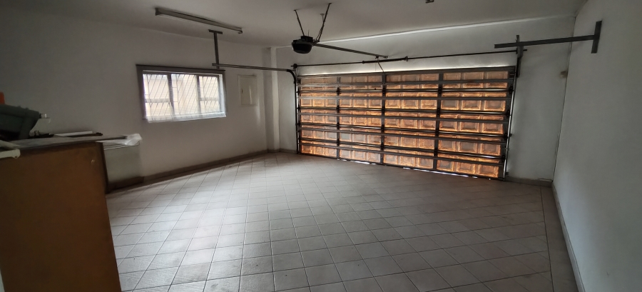 5 Bedroom Property for Sale in Cowies Hill KwaZulu-Natal