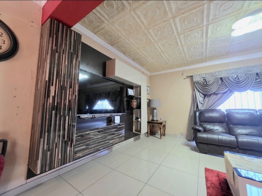 4 Bedroom Property for Sale in Isipingo Hills KwaZulu-Natal