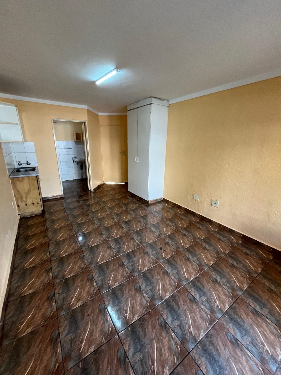 1 Bedroom Property for Sale in Scottsville KwaZulu-Natal