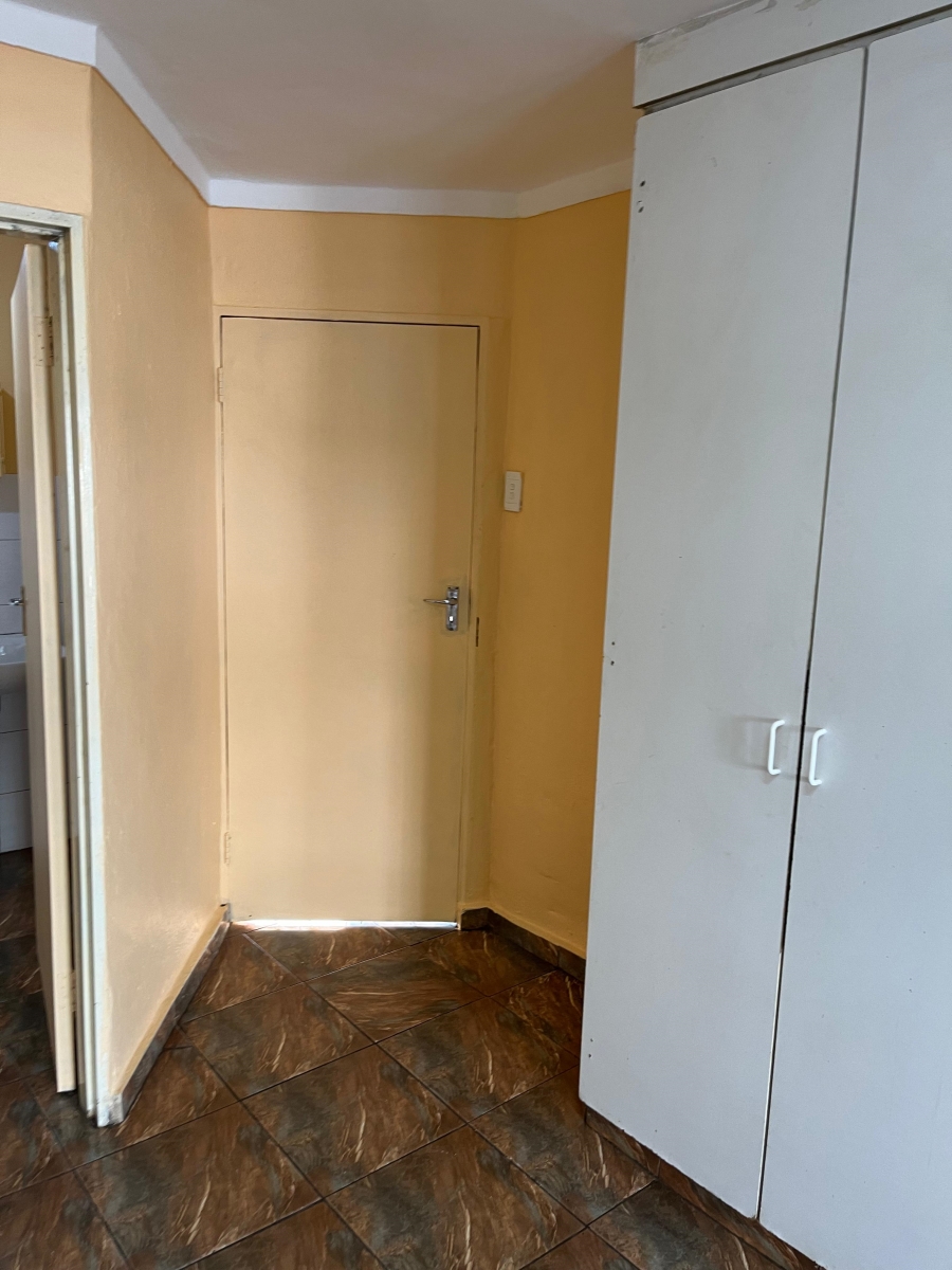 1 Bedroom Property for Sale in Scottsville KwaZulu-Natal