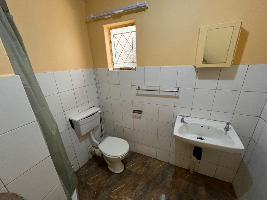 1 Bedroom Property for Sale in Scottsville KwaZulu-Natal
