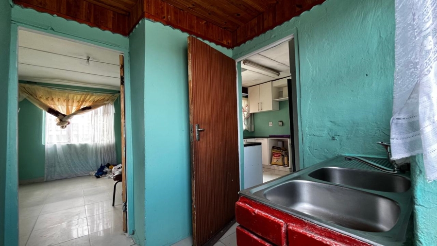 5 Bedroom Property for Sale in Umlazi BB KwaZulu-Natal