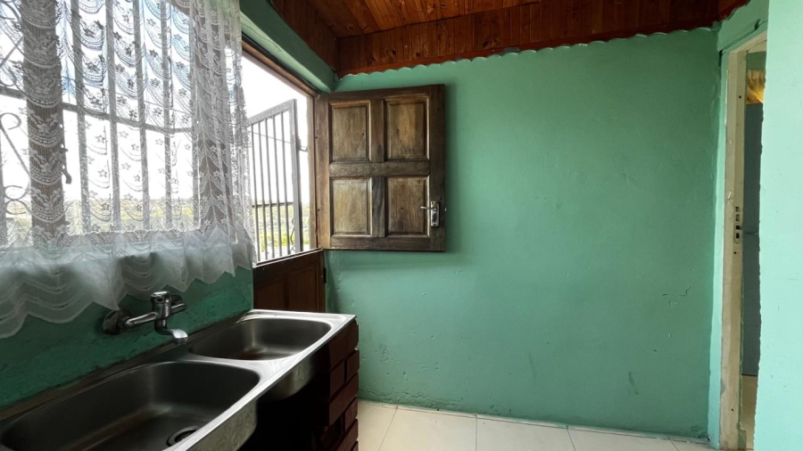 5 Bedroom Property for Sale in Umlazi BB KwaZulu-Natal