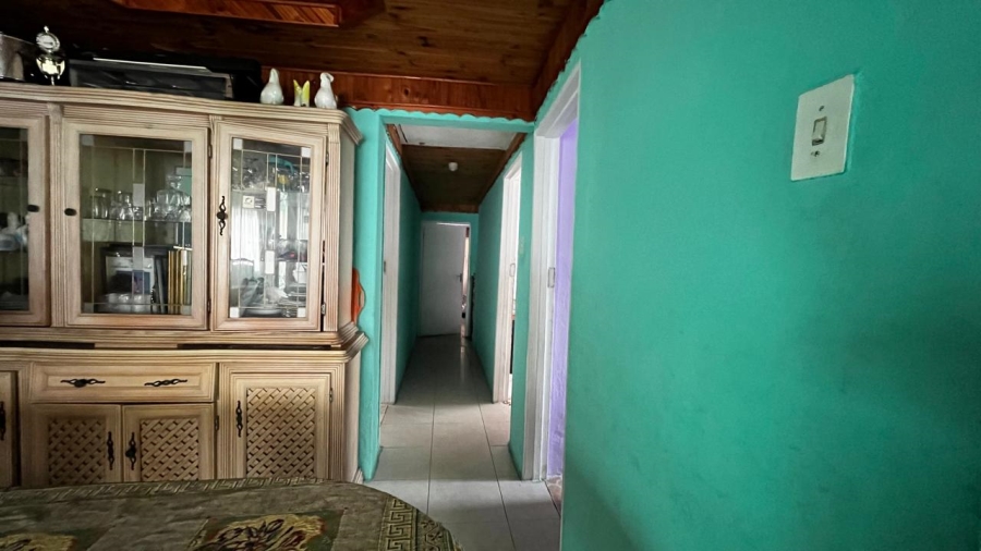 5 Bedroom Property for Sale in Umlazi BB KwaZulu-Natal