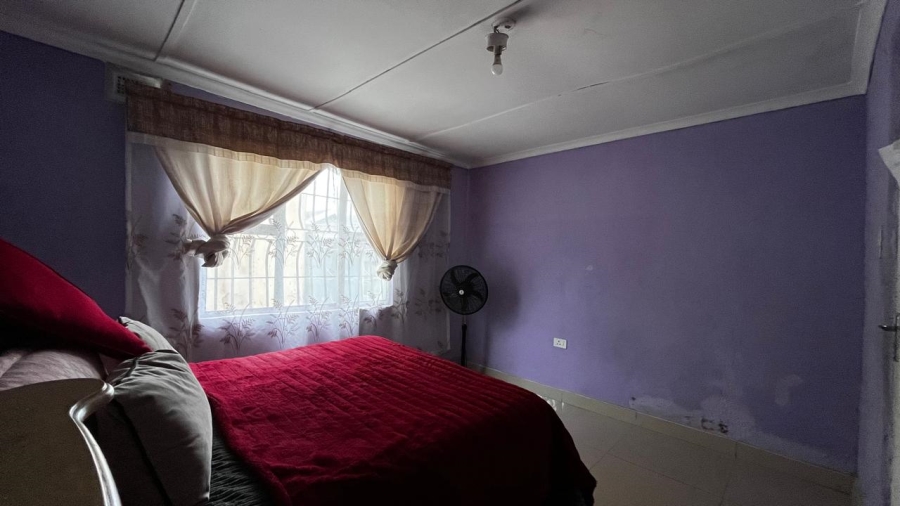 5 Bedroom Property for Sale in Umlazi BB KwaZulu-Natal
