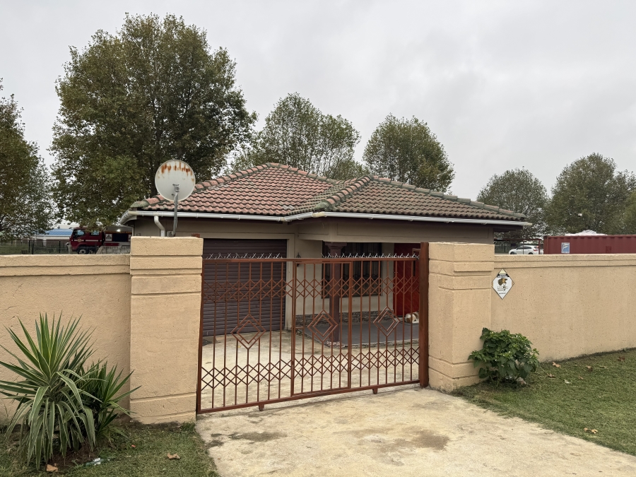3 Bedroom Property for Sale in Mpophomeni KwaZulu-Natal