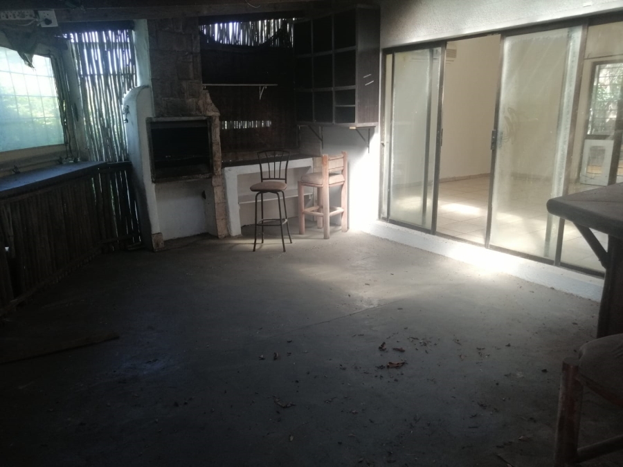 3 Bedroom Property for Sale in Mount Moreland KwaZulu-Natal