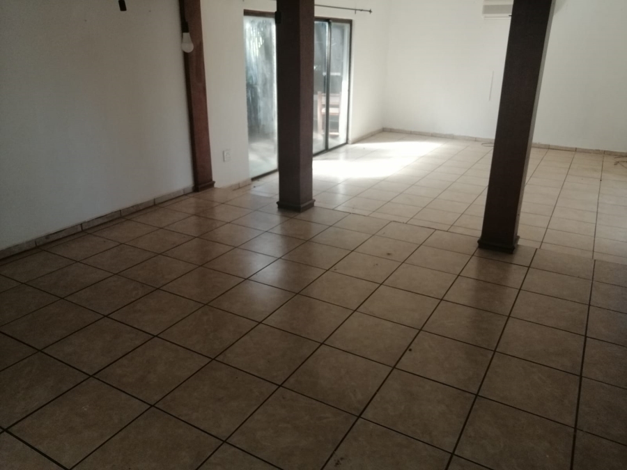 3 Bedroom Property for Sale in Mount Moreland KwaZulu-Natal