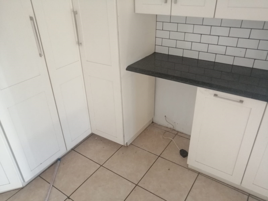 3 Bedroom Property for Sale in Mount Moreland KwaZulu-Natal