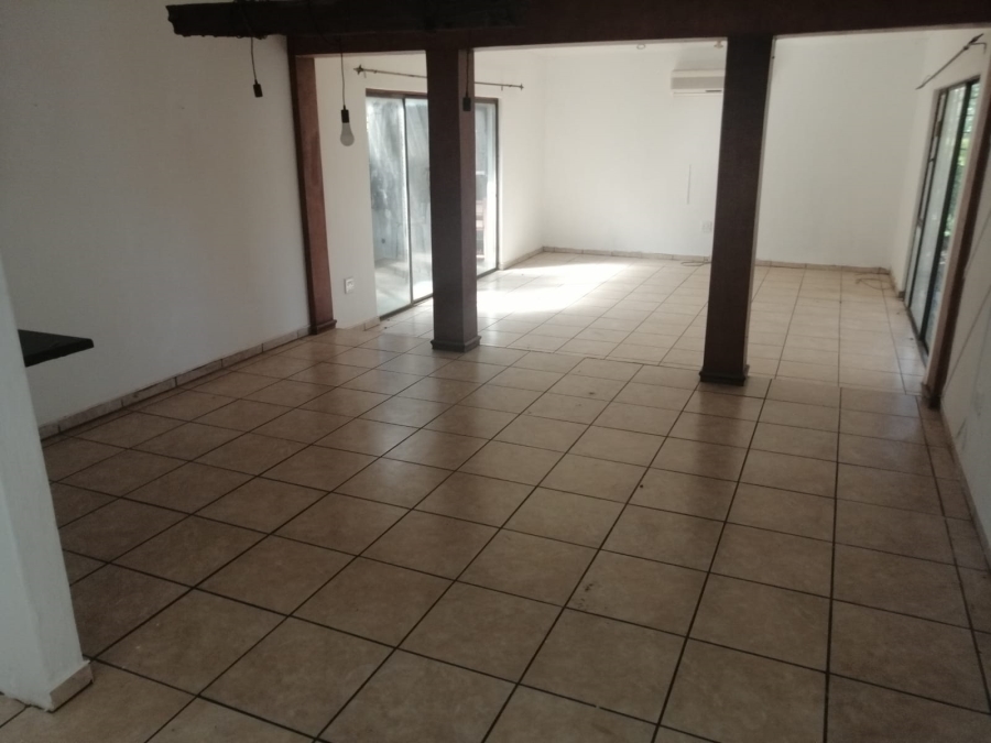 3 Bedroom Property for Sale in Mount Moreland KwaZulu-Natal