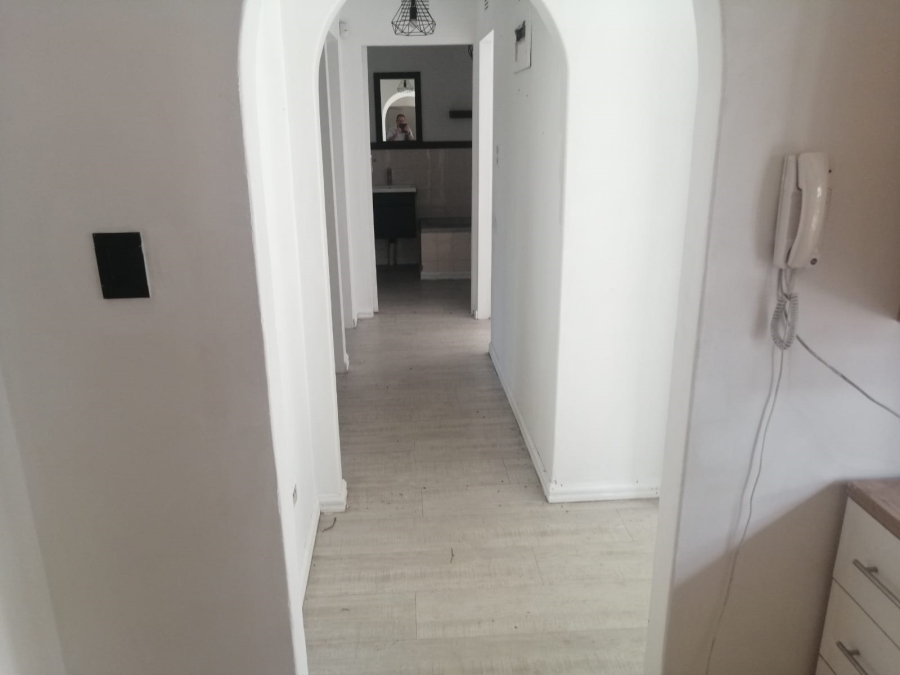 3 Bedroom Property for Sale in Mount Moreland KwaZulu-Natal