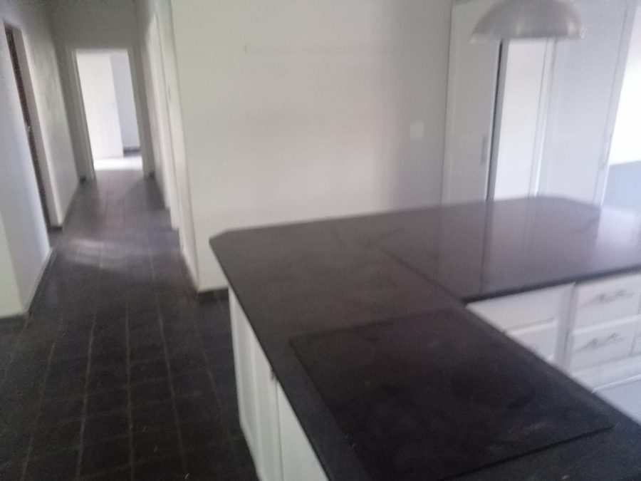 3 Bedroom Property for Sale in Mount Moreland KwaZulu-Natal