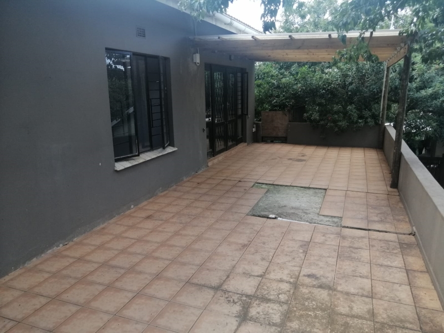3 Bedroom Property for Sale in Mount Moreland KwaZulu-Natal