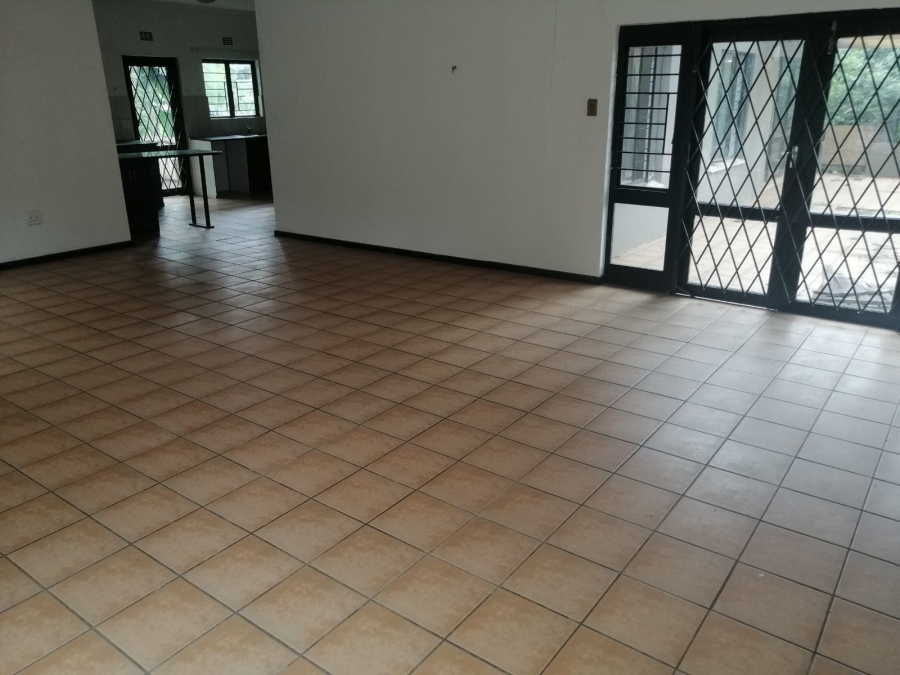 3 Bedroom Property for Sale in Mount Moreland KwaZulu-Natal