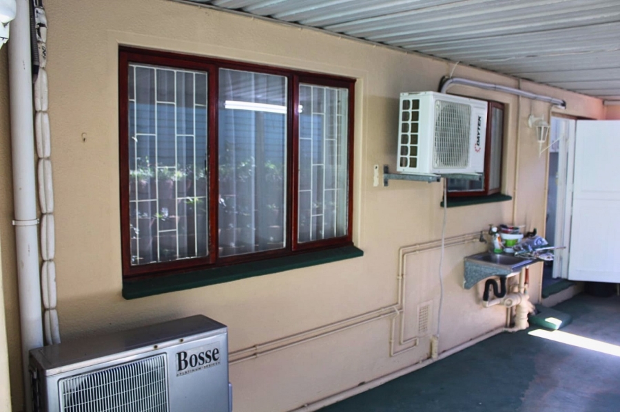 To Let 2 Bedroom Property for Rent in Escombe KwaZulu-Natal