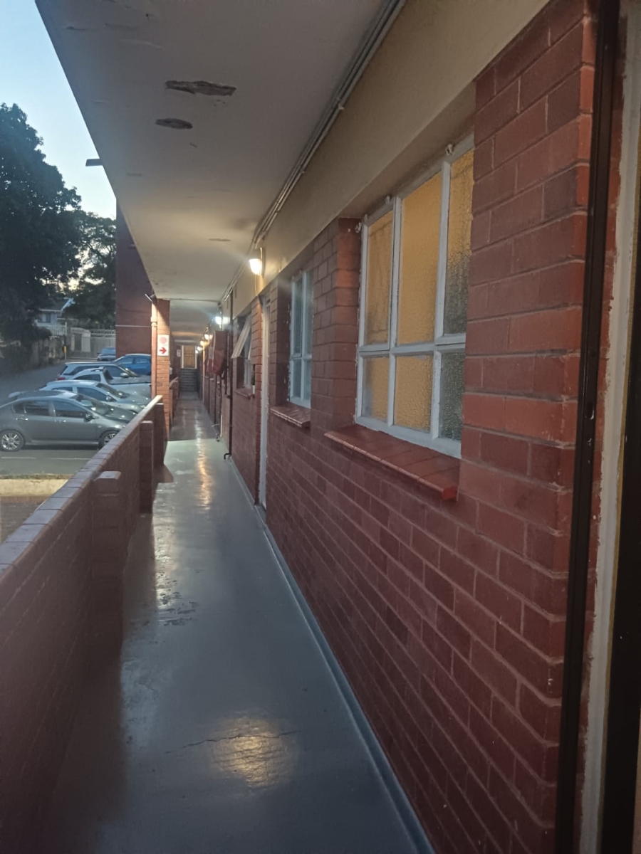 To Let 2 Bedroom Property for Rent in Umbilo KwaZulu-Natal