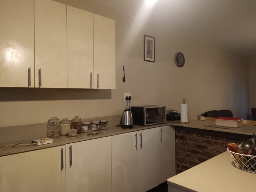 To Let 2 Bedroom Property for Rent in Umbilo KwaZulu-Natal