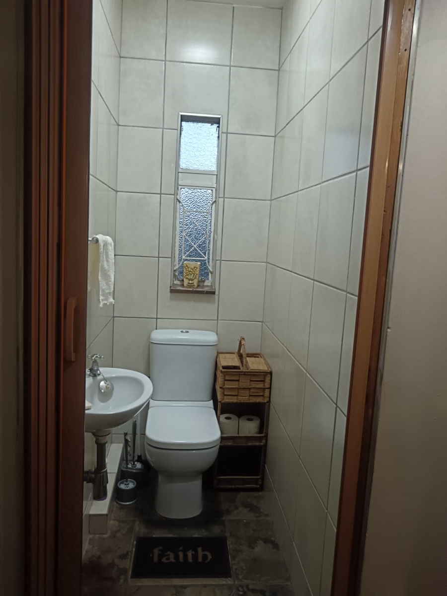 To Let 2 Bedroom Property for Rent in Umbilo KwaZulu-Natal